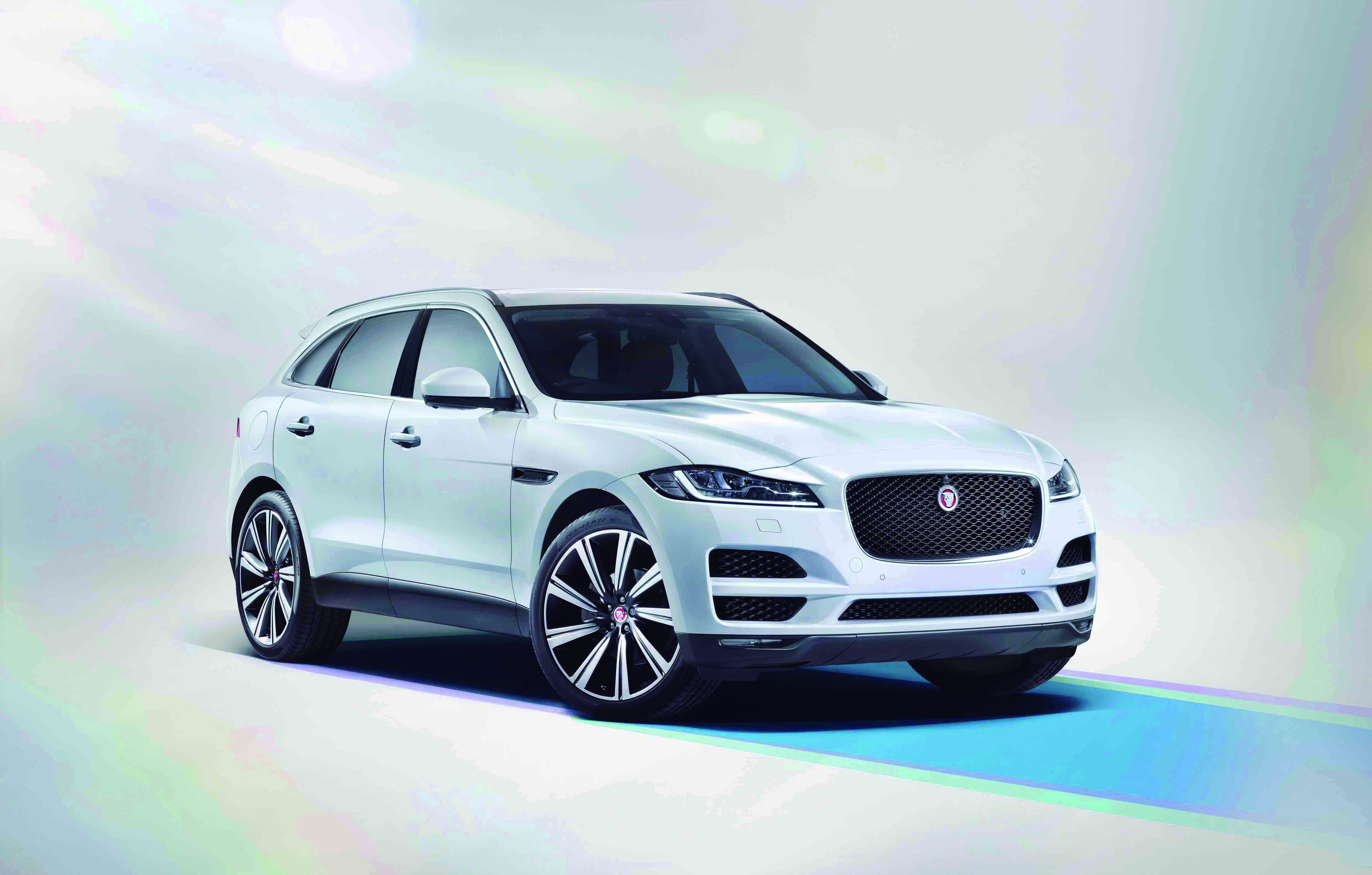 Jaguar F-PACE: El gato se viste de Prada