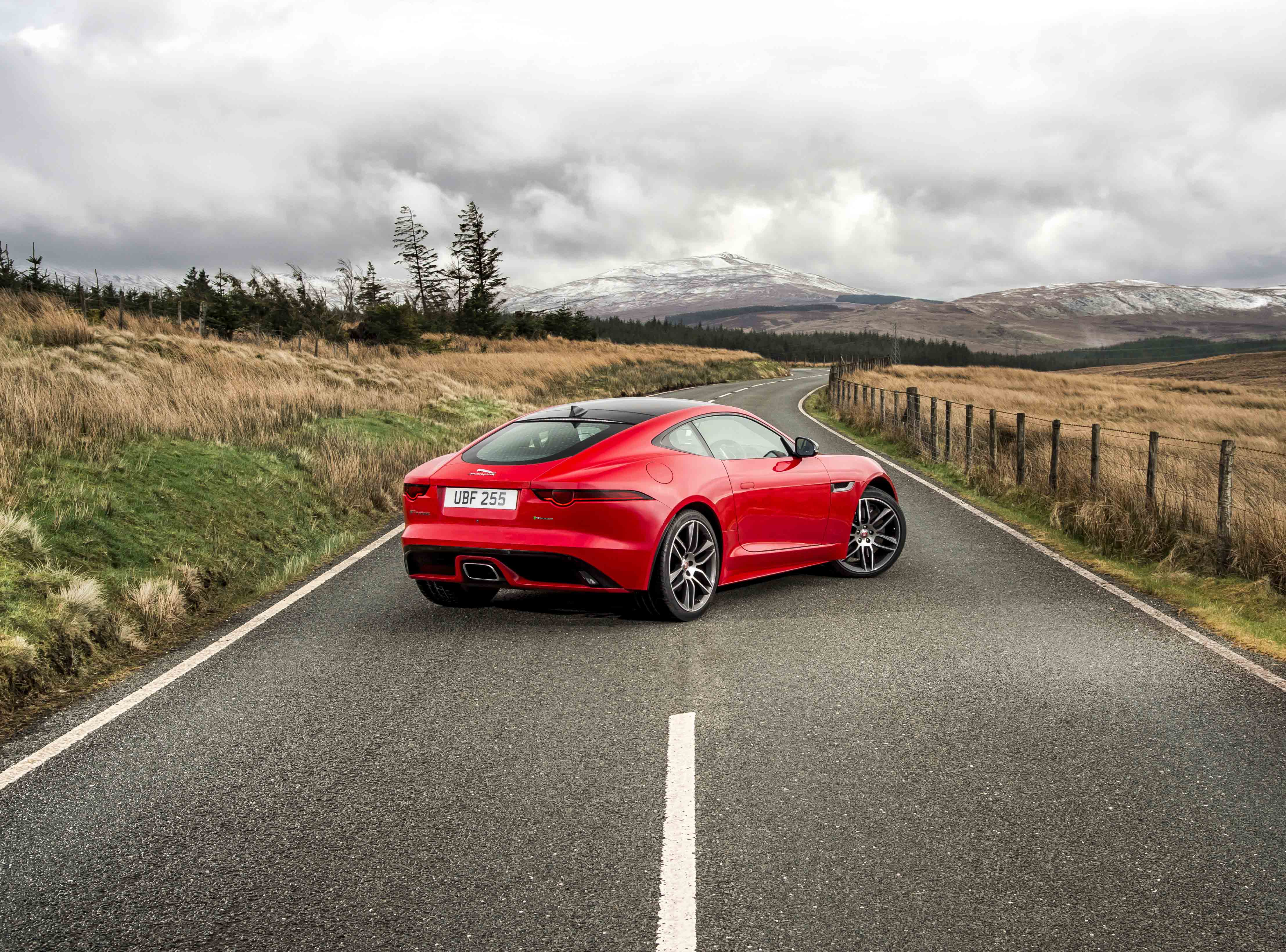 Ahora puedes tener todo un Jaguar F-Type con un motor de 4 cilindros y 300 CV