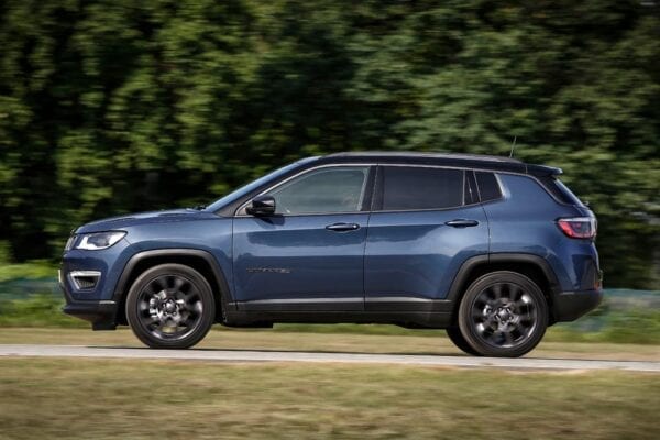 Jeep Compass 2020 perfil movimiento