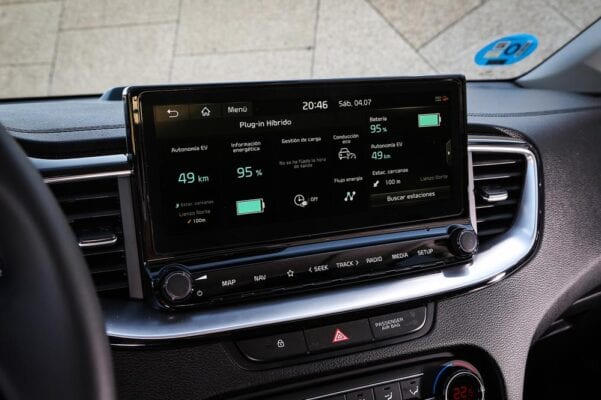 Kia XCeed PHEV pantalla multimedia