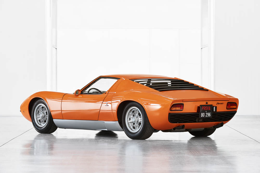 El Lamborghini Miura P400 de The Italian Job vuelve a su gloria