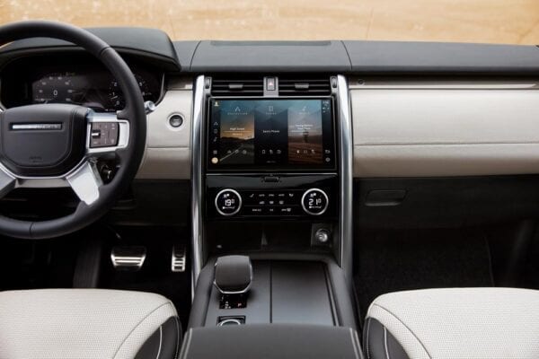 Land Rover Discovery 2021 interior