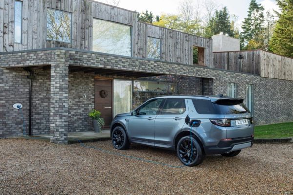 Land Rover Discovery Sport P300e