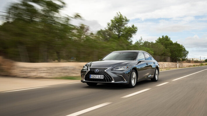 Lexus ES 2021