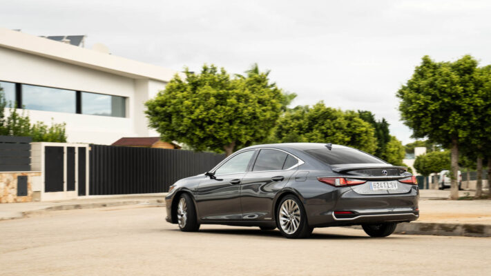 Lexus ES 2021