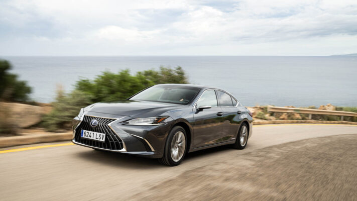 Lexus ES 2021