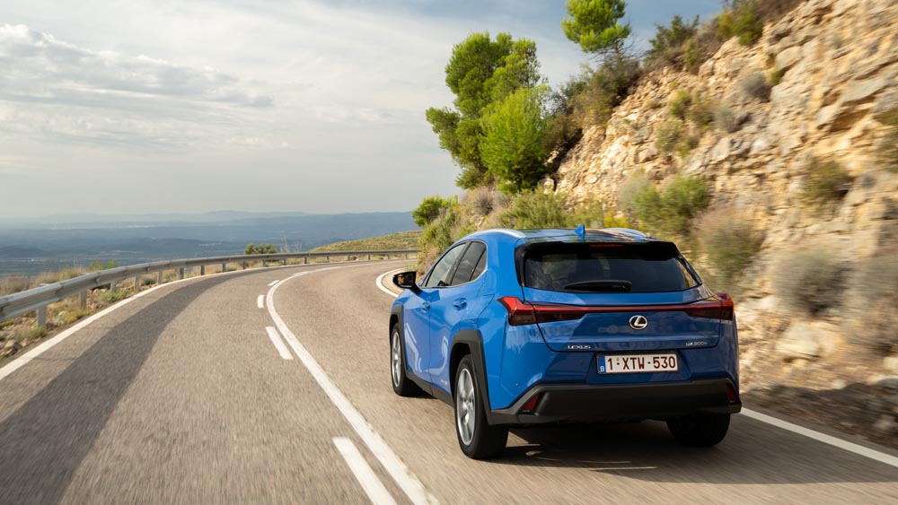 Lexus UX 300e rodando