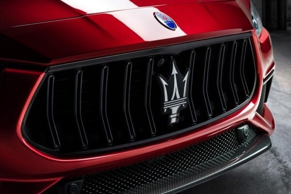 Maserati Ghibli Trofeo parrilla