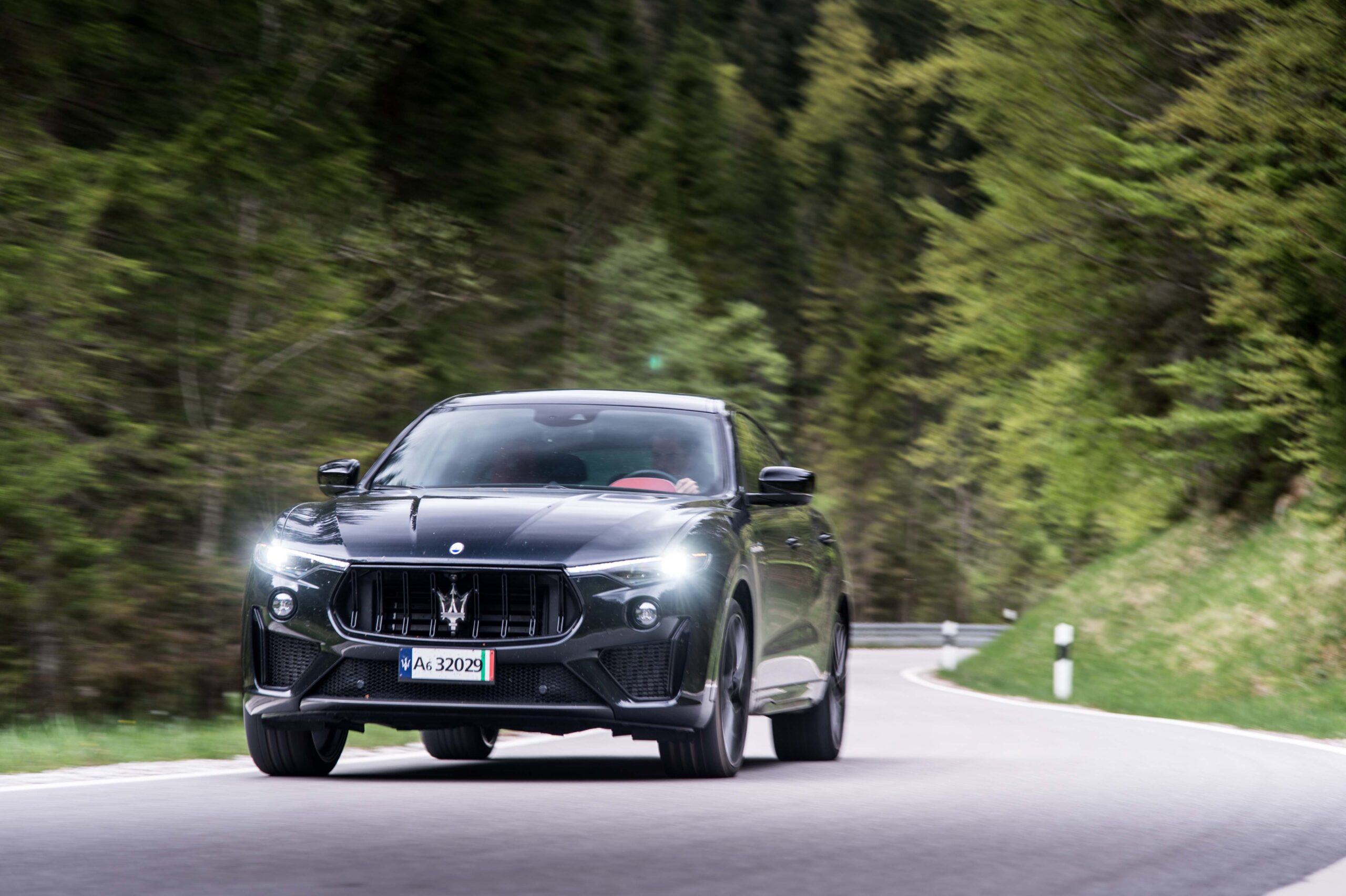 Maserati Levante Trofeo y Lamborghini Urus: Lord Vader