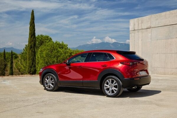 Mazda CX-30 tres cuartos trasera