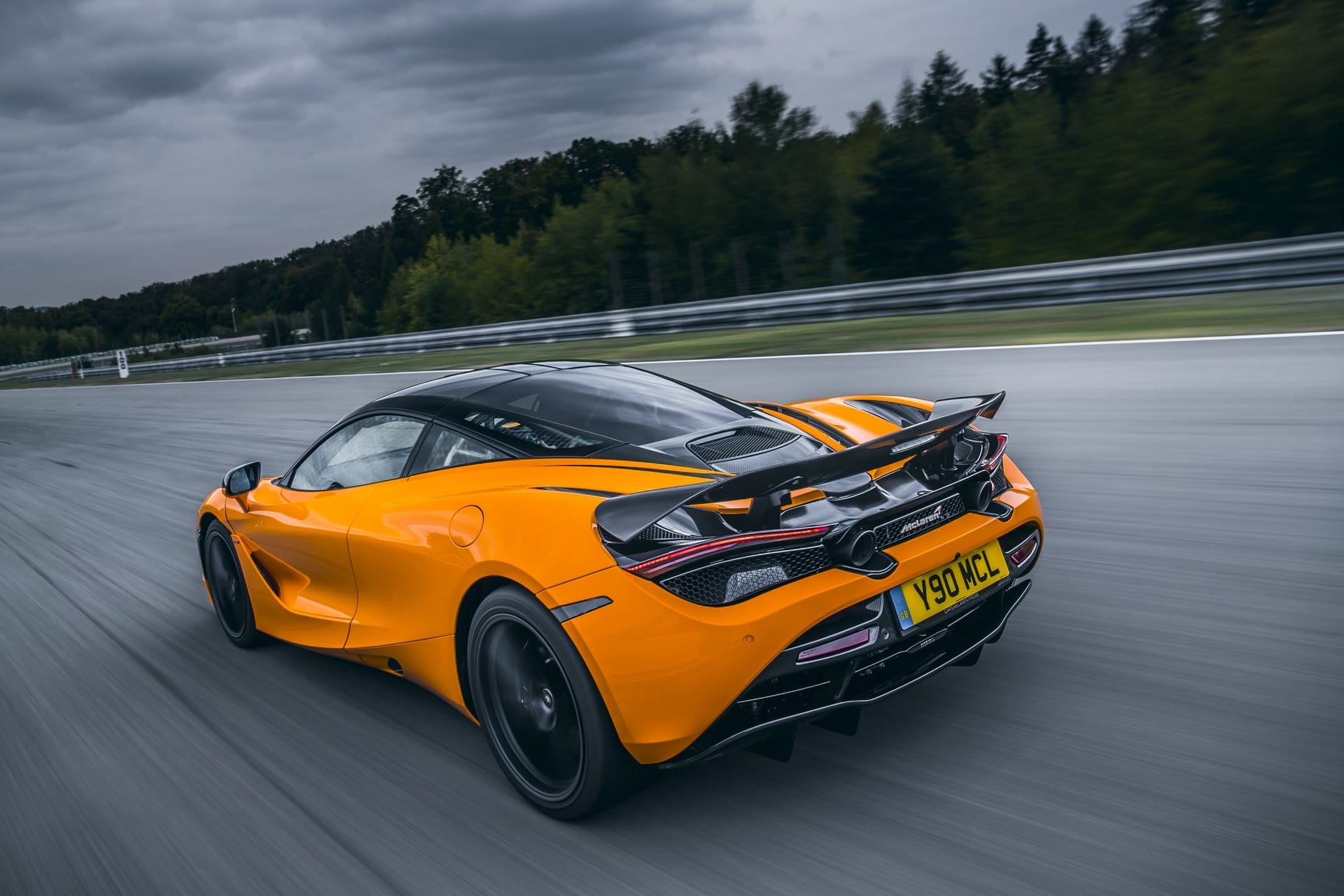 El McLaren 720S recibe un «Track Pack» con el que volar más alto en pista