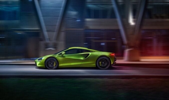 McLaren Artura verde