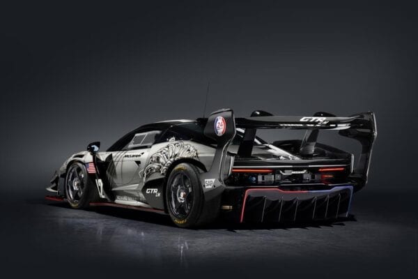 McLaren Senna GTR LM tres cuartos trasero