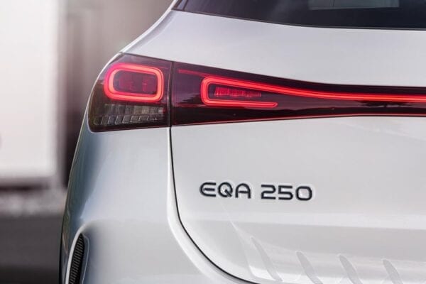 Mercedes EQA emblema