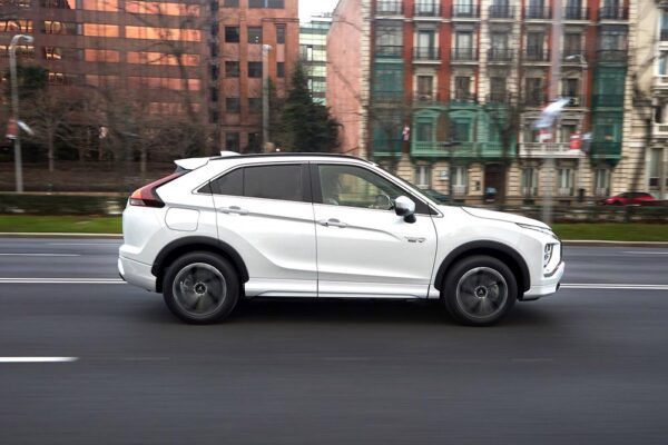 Mitsubishi Eclipse Cross PHEV  en marcha