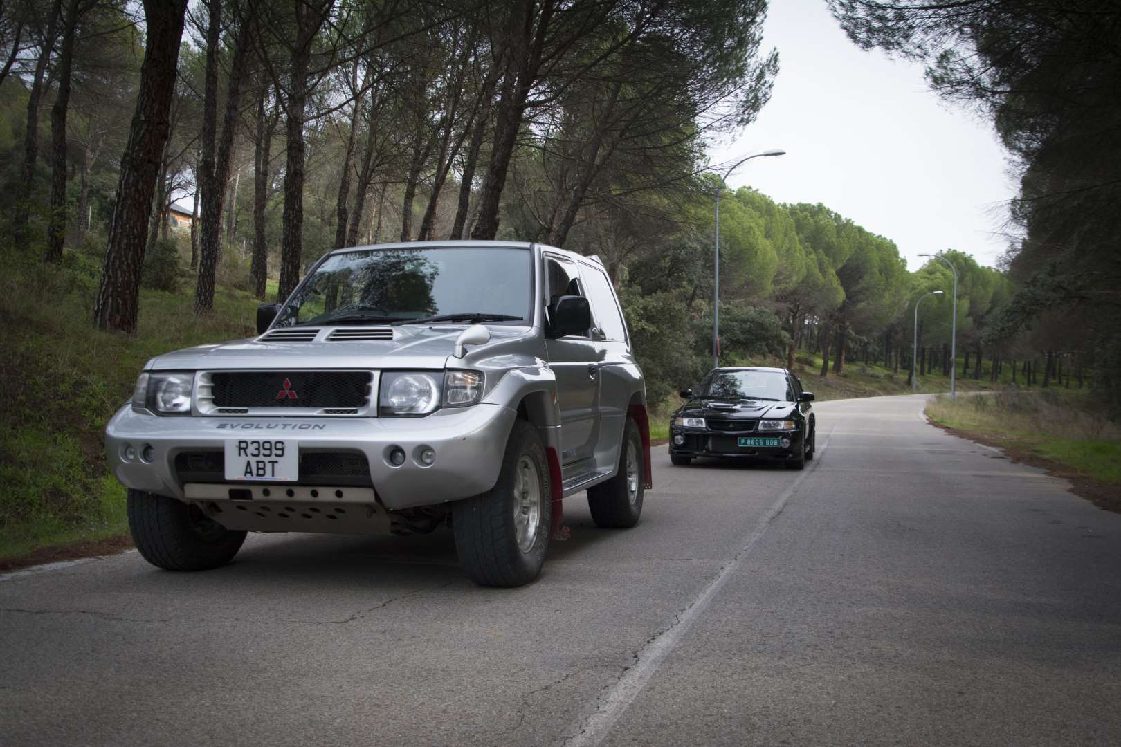 Héroes del Metal: Mitsubishi Lancer EVO VI y Pajero Evolution