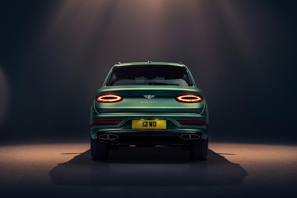 Bentley Bentayga 2020 verde vista posterior 