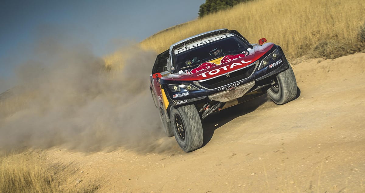 Dakar 2017: Peugeot 205 Turbo vs 3008 DKR