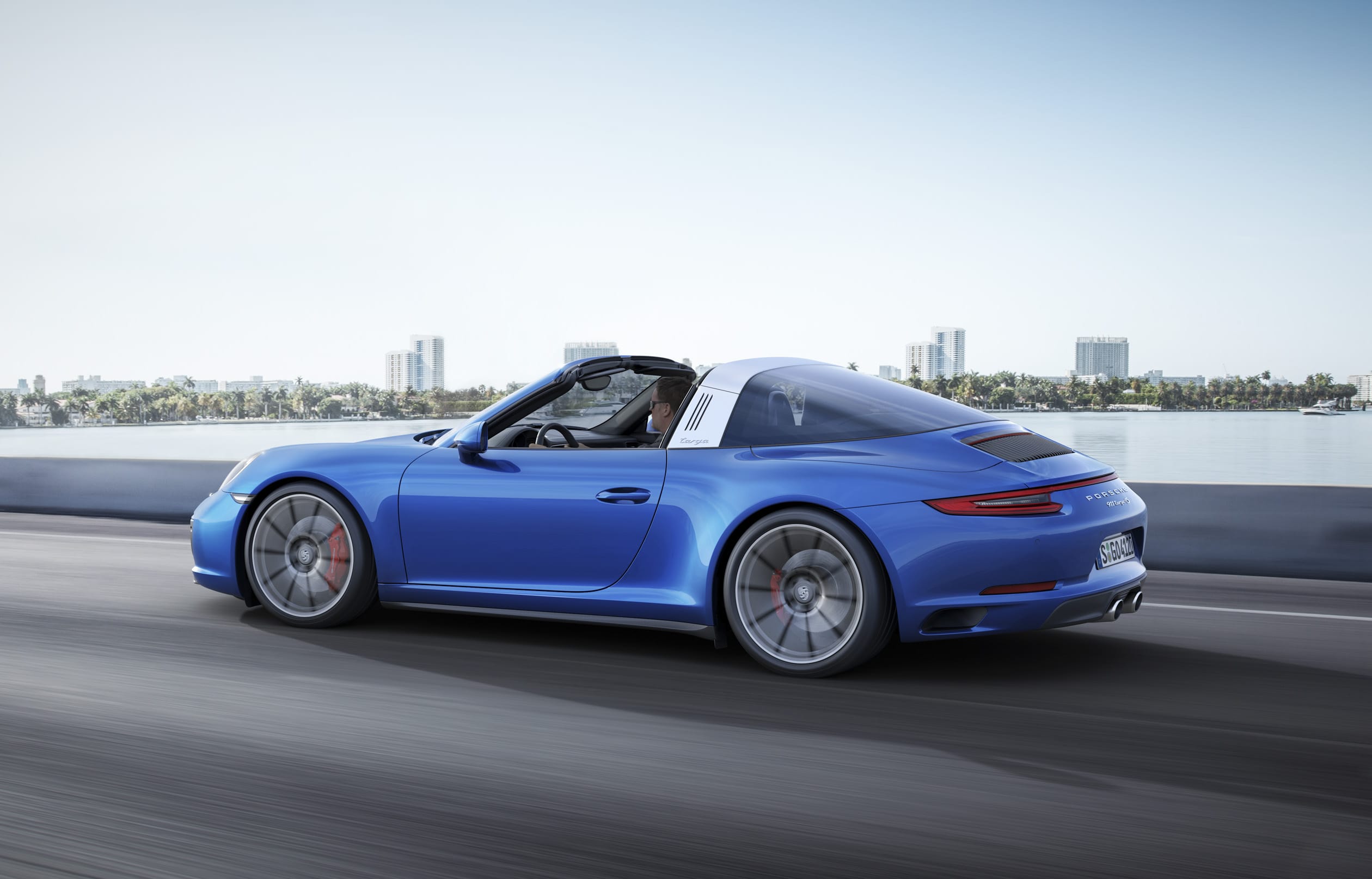 Porsche repite en los Premios a los Mejores Coches 2016