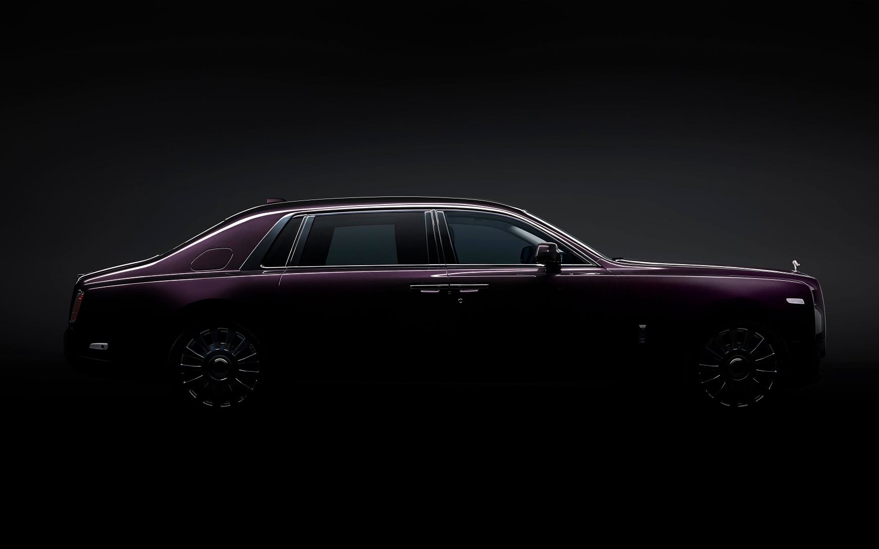 Abran paso a su majestad, el nuevo Rolls-Royce Phantom VIII con V12 biturbo