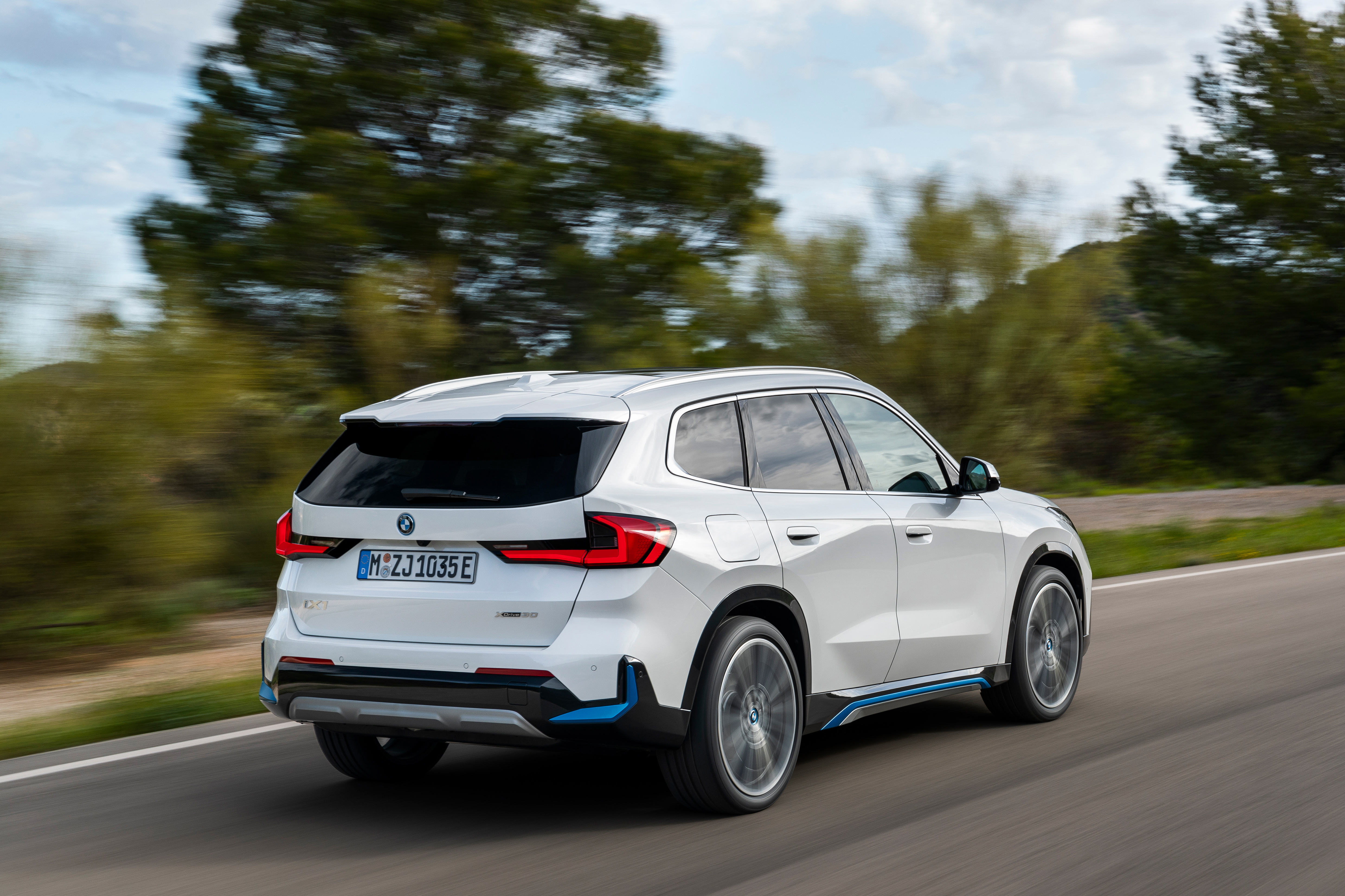 Nuevo BMW X1 e IX1, tercera generación del SUV de acceso que añade un motor eléctrico