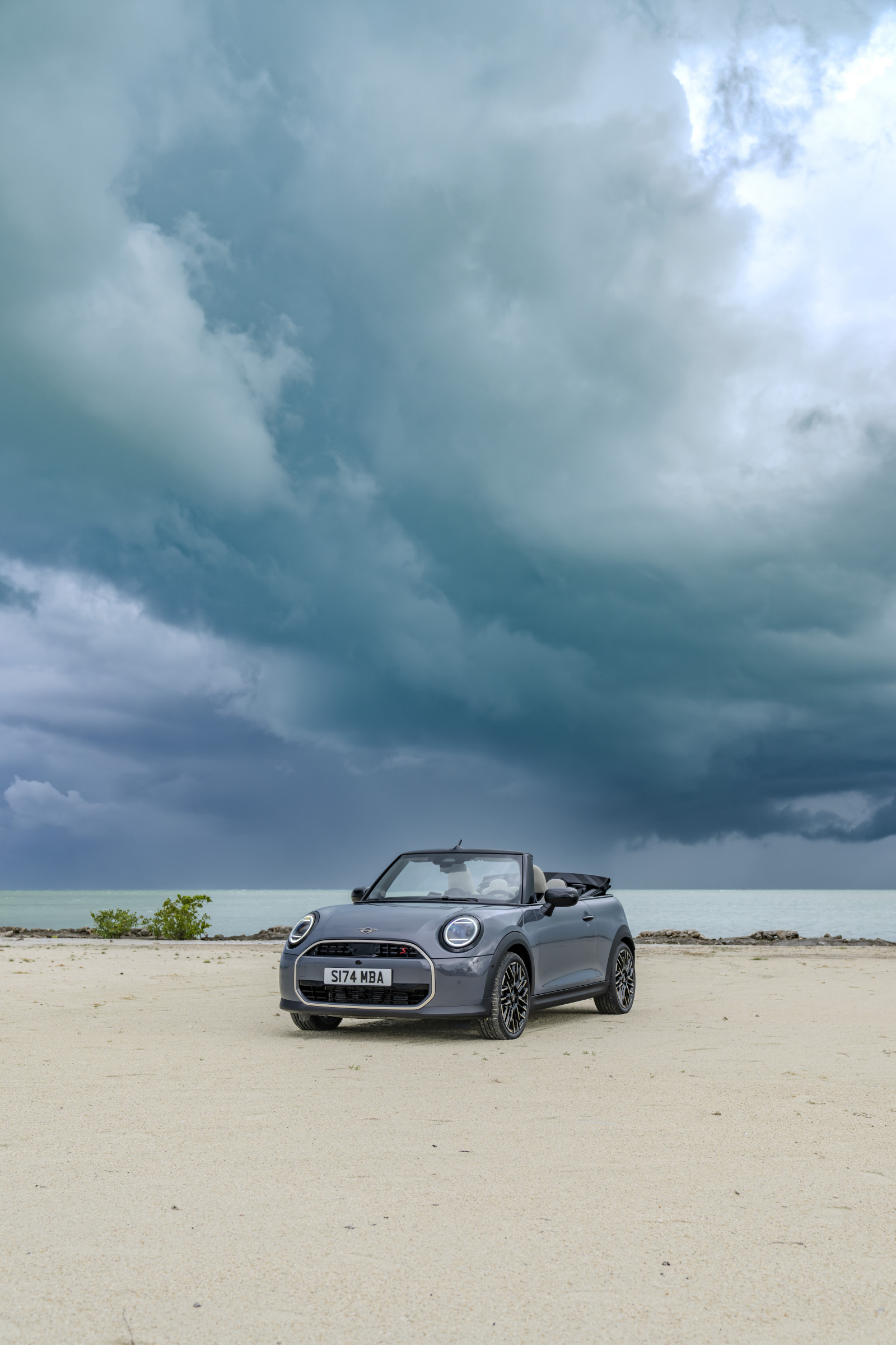 El Nuevo MINI Cooper Convertible: Un Icono Redefinido con Tecnología, Estilo y Rendimiento