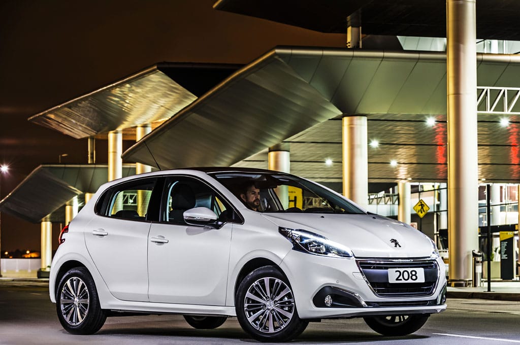 El Peugeot 208 2017 tendrá una versión 100% eléctrica