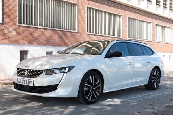 Prueba Peugeot 508 SW Hybrid frontal tres cuartos