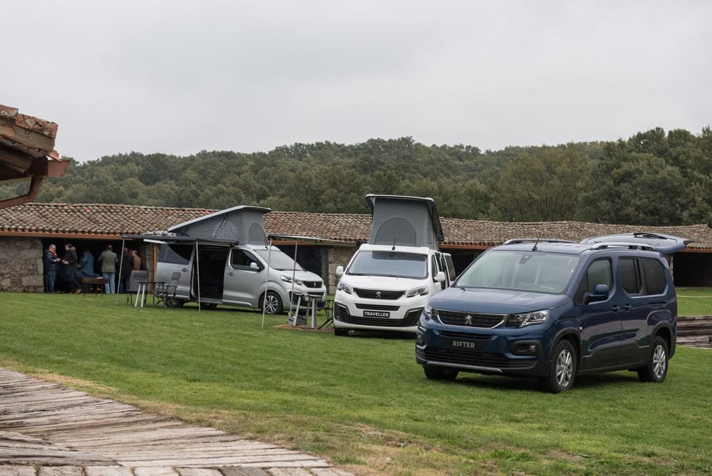 Llega la Peugeot Traveller camper by Tinkervan, para viajar sin límites