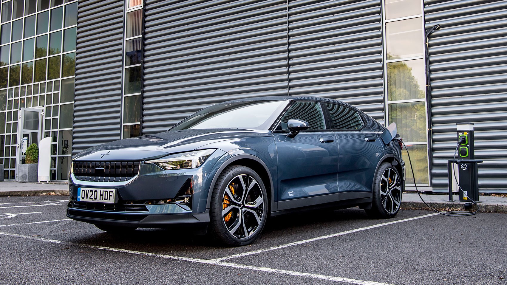 Polestar 2: probamos al crossover eléctrico sueco en carretera y circuito