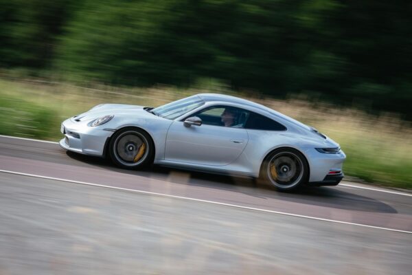 Prueba Porsche 911 GT3 Touring 992: el aniquilador subestimado