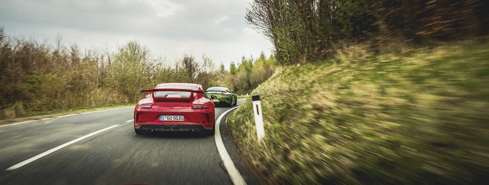 Porsche 911 GT3 contra Mercedes AMG GT R Revista CAR