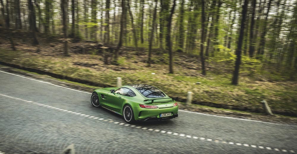 Porsche 911 GT3 contra Mercedes AMG GT R Revista CAR