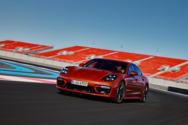 gama E-Hybrid del Porsche Panamera