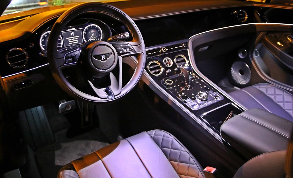 Bentley Continental GT W12 vista interior