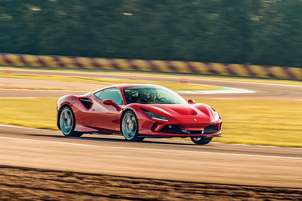 Prueba Ferrari F8 Tributo, paseo a caballo