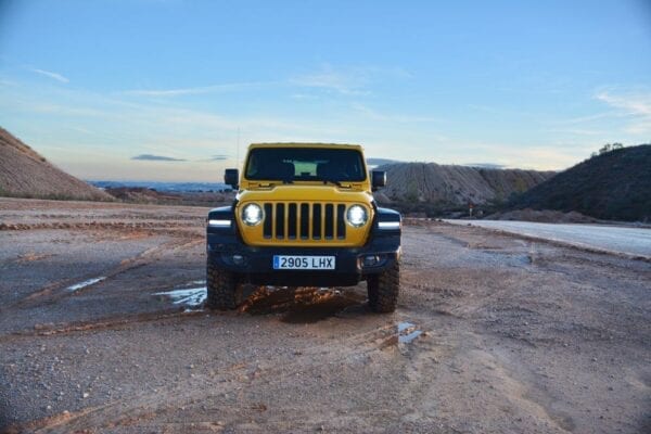 Jeep Wrangler Rubicon morro