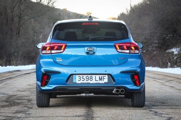 Prueba Kia Rio 2021, sin miedo a los grandes