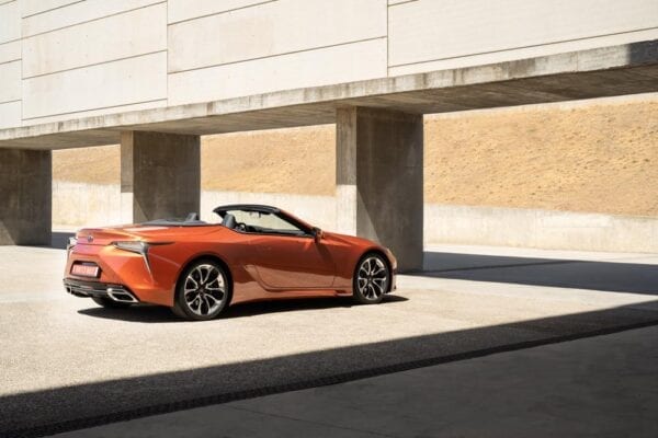 Lexus LC 500 Cabrio tres cuartos trasero