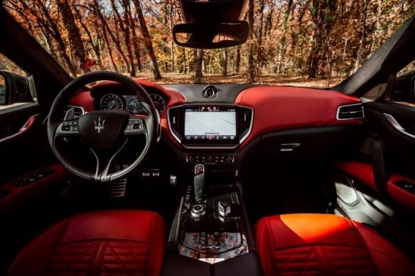 Maserati Ghibli Trofeo interior