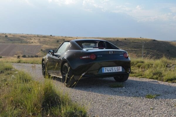 Prueba Mazda MX-5 RF 2.0 Dark Red Edition, pura sencillez, puro disfrute