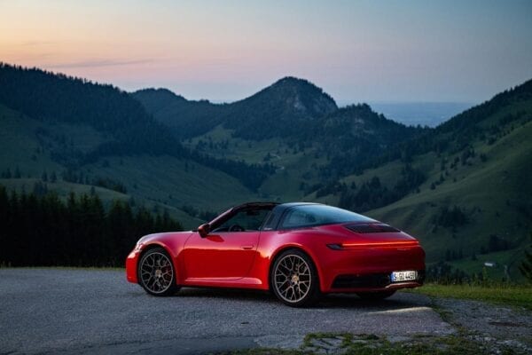 Porsche 911 Targa 4S 2020 prueba tres cuartos trasero