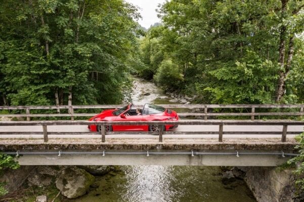 Porsche 911 Targa 4S 2020 prueba perfil movimiento