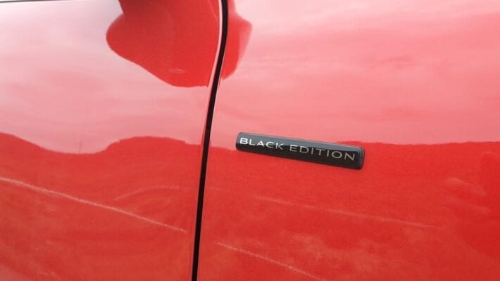 Renault Kadjar 4WD logo black edition