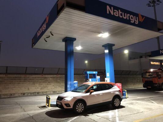 Seat Arona TGI gasolinera