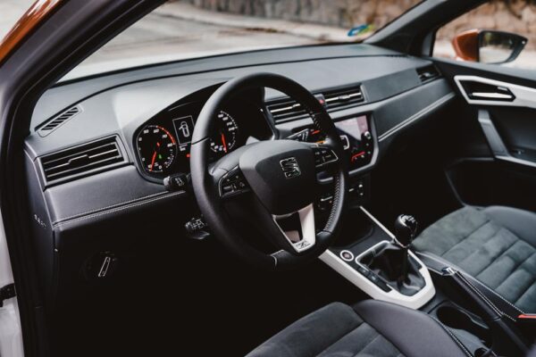 Seat Arona TGI interior