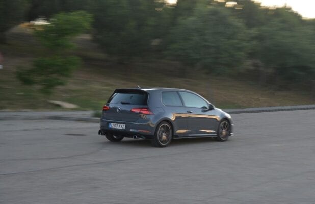 Golf GTI TCR 2019 tres cuartos trasera dinámica