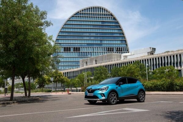 Renault Captur E-TECH tres cuartos delantero