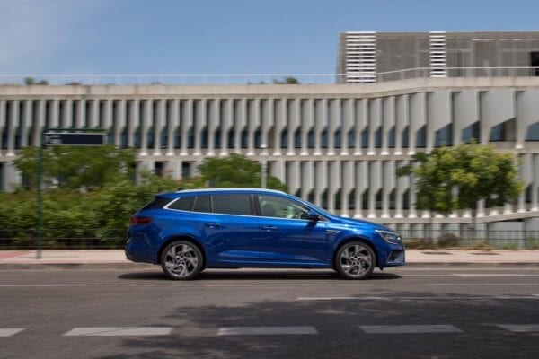 Renault Megane E-TECH perfil