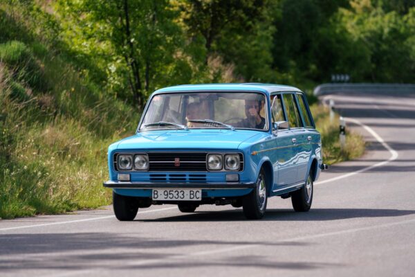 ruta con un SEAT 1430 Familiar